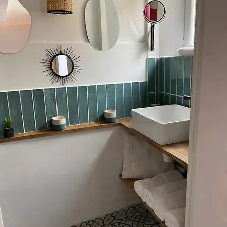 Apartment Le Petit Vendome Avec Terrasse Aix-en-Provence